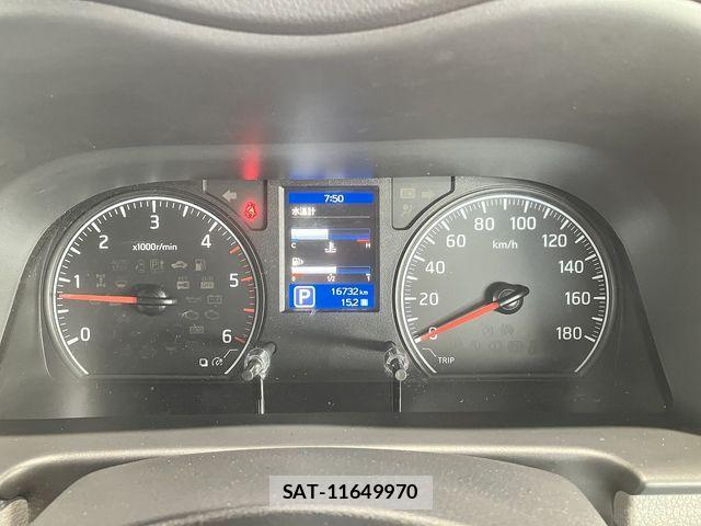 Nissan NV350 Caravan 2021-09 7618991-17