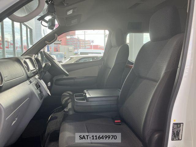 Nissan NV350 Caravan 2021-09 7618991-29
