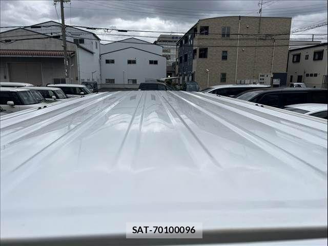 Nissan NV350 Caravan 2018-06 7618990-10
