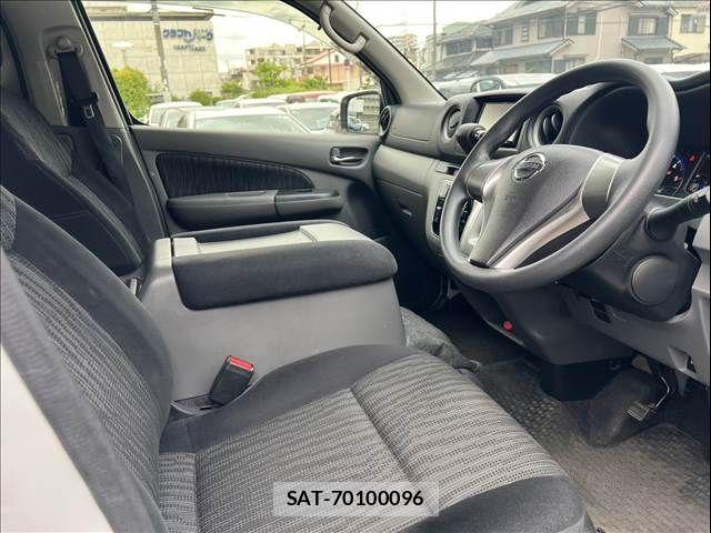Nissan NV350 Caravan 2018-06 7618990-12