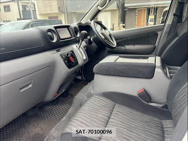 Nissan NV350 Caravan 2018-06 7618990-14