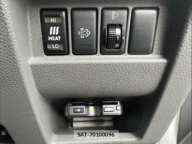 Nissan NV350 Caravan 2018-06 7618990-24