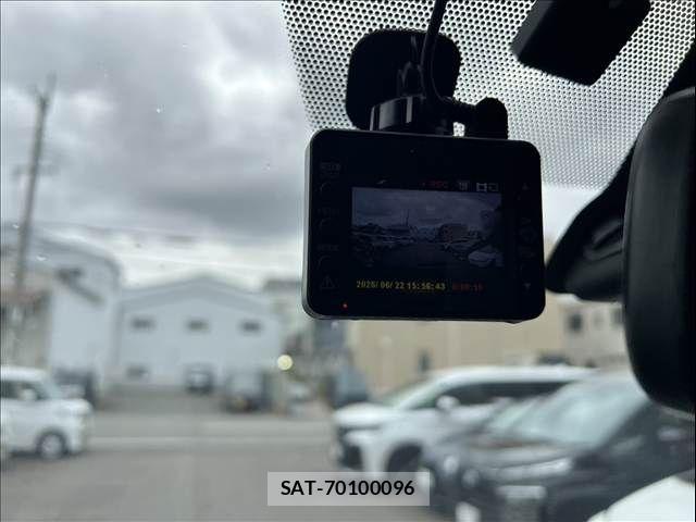 Nissan NV350 Caravan 2018-06 7618990-27