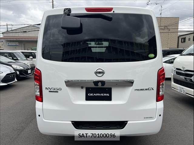 Nissan NV350 Caravan 2018-06 7618990-8