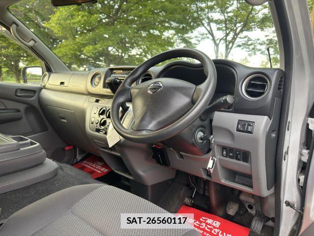 Nissan NV350 Caravan 2014-05 7726851-10