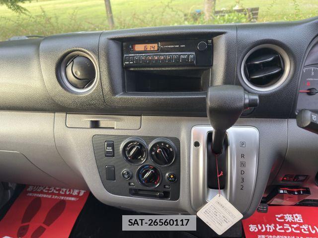 Nissan NV350 Caravan 2014-05 7726851-12