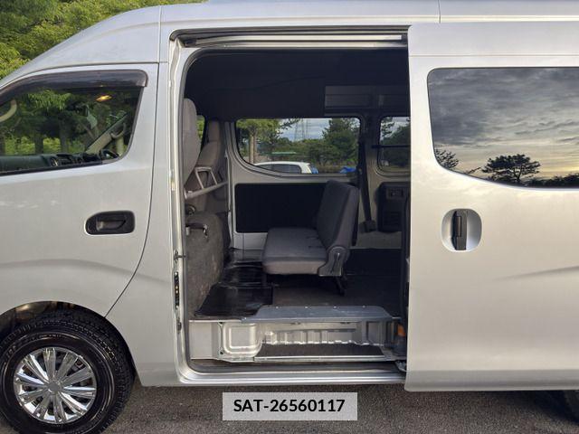 Nissan NV350 Caravan 2014-05 7726851-16