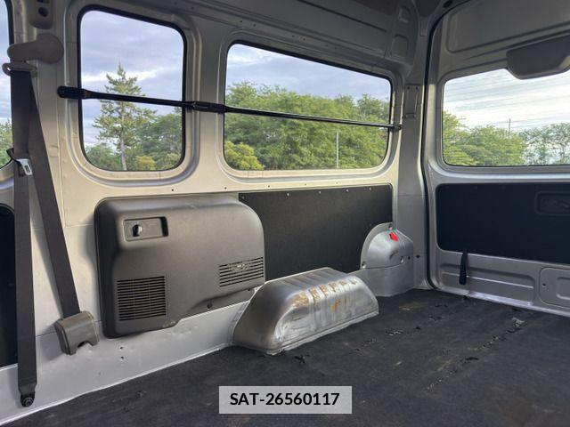 Nissan NV350 Caravan 2014-05 7726851-18