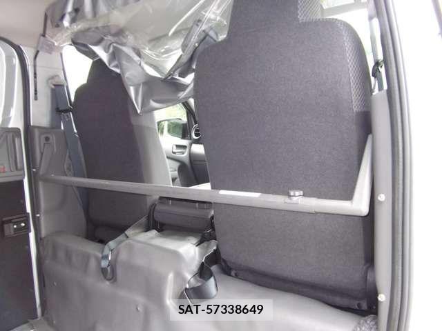Nissan NV350 Caravan 2019-08 7726849-11
