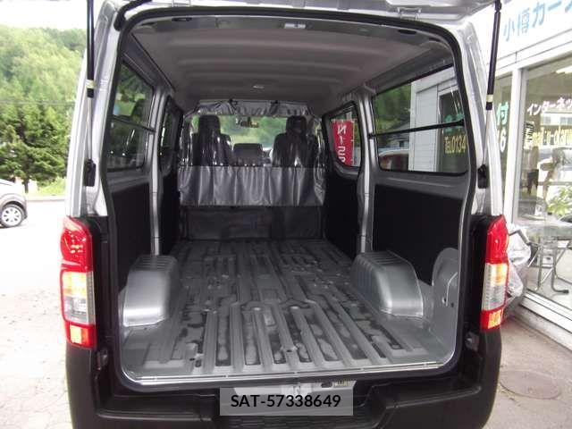 Nissan NV350 Caravan 2019-08 7726849-12