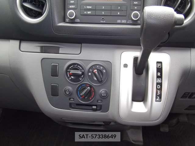 Nissan NV350 Caravan 2019-08 7726849-15