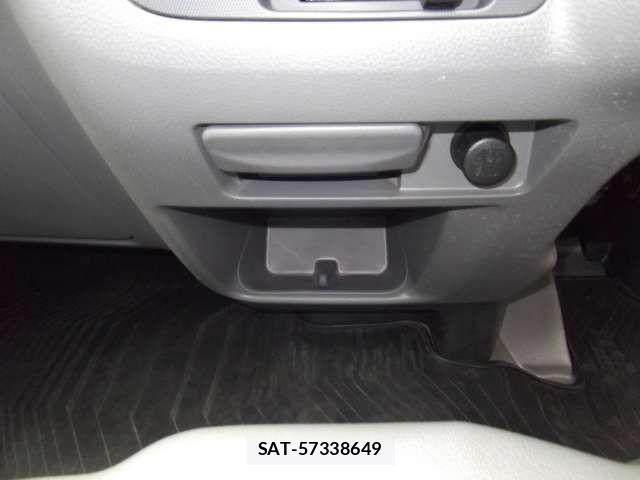 Nissan NV350 Caravan 2019-08 7726849-16