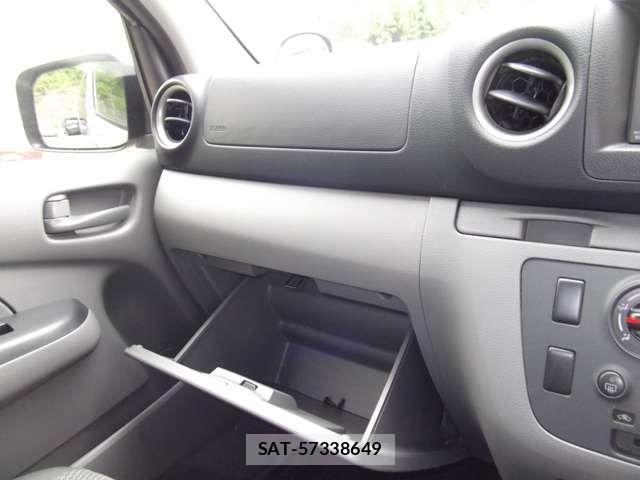 Nissan NV350 Caravan 2019-08 7726849-17