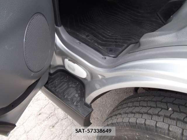 Nissan NV350 Caravan 2019-08 7726849-20
