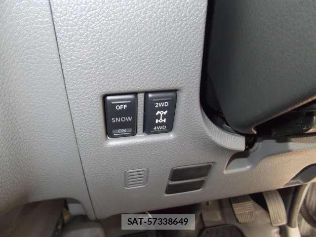 Nissan NV350 Caravan 2019-08 7726849-4