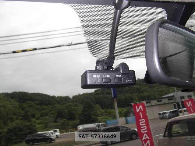 Nissan NV350 Caravan 2019-08 7726849-5