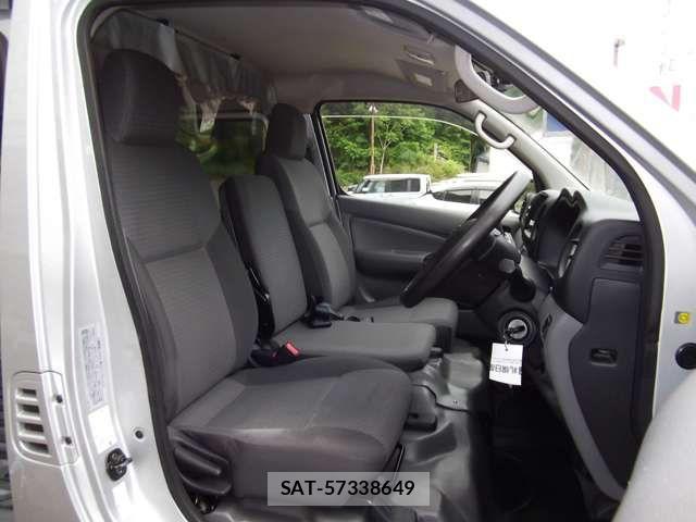 Nissan NV350 Caravan 2019-08 7726849-7