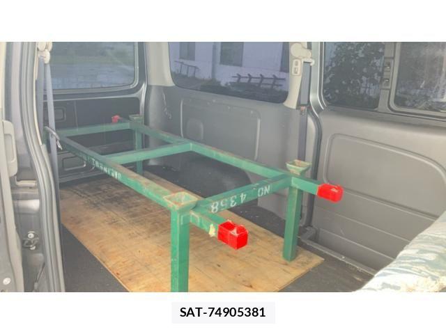 Nissan NV350 Caravan 2018-10 7726852-12