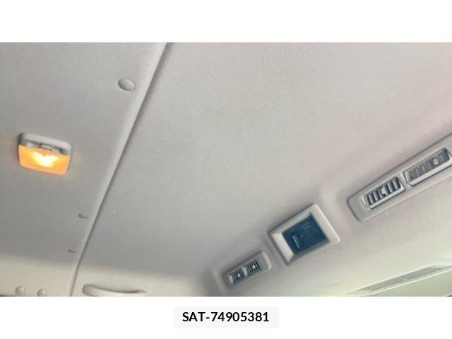 Nissan NV350 Caravan 2018-10 7726852-14
