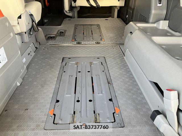 Nissan NV350 Caravan 2020-02 7726846-11