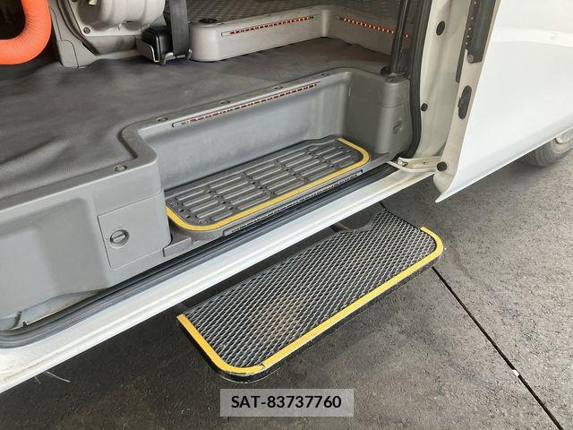 Nissan NV350 Caravan 2020-02 7726846-14