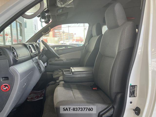 Nissan NV350 Caravan 2020-02 7726846-29