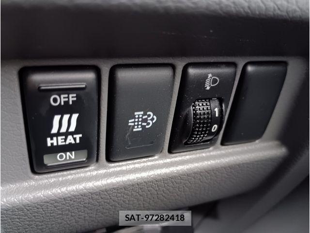 Nissan NV350 Caravan 2016-10 7726853-12