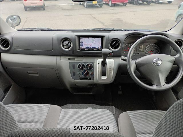 Nissan NV350 Caravan 2016-10 7726853-1