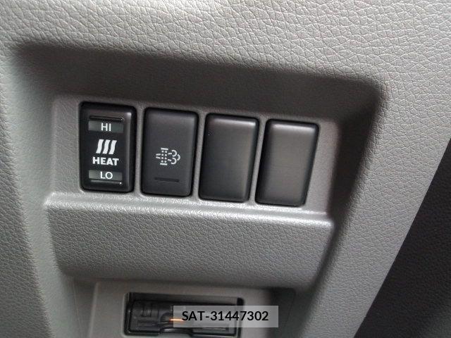 Nissan NV350 Caravan 2015-03 7878572-15