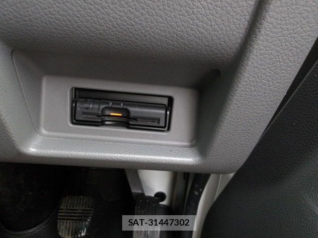 Nissan NV350 Caravan 2015-03 7878572-17