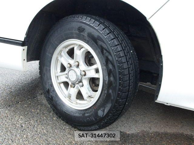 Nissan NV350 Caravan 2015-03 7878572-19