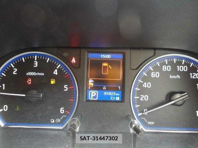 Nissan NV350 Caravan 2015-03 7878572-24