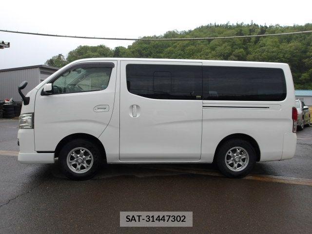 Nissan NV350 Caravan 2015-03 7878572-4