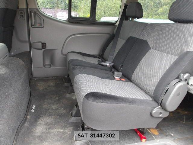 Nissan NV350 Caravan 2015-03 7878572-6