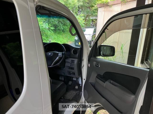 Nissan NV350 Caravan 2018-09 7878570-10