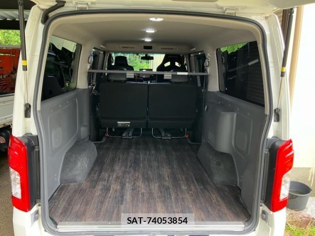 Nissan NV350 Caravan 2018-09 7878570-12