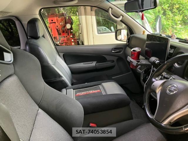 Nissan NV350 Caravan 2018-09 7878570-14