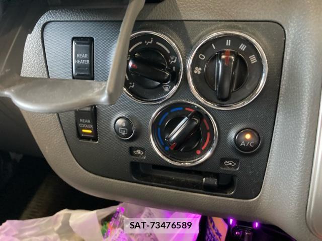 Nissan NV350 Caravan 2015-03 7878573-14