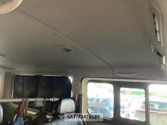 Nissan NV350 Caravan 2015-03 7878573-17