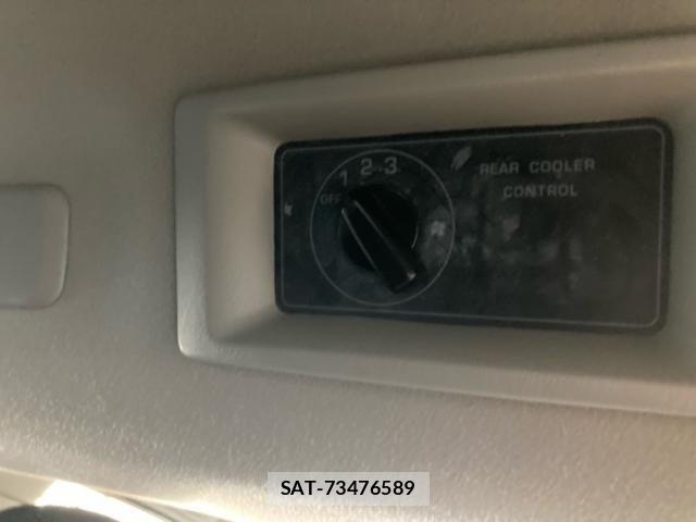 Nissan NV350 Caravan 2015-03 7878573-18