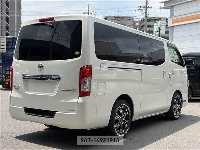 Nissan NV350 Caravan 2019-07 7878562-14