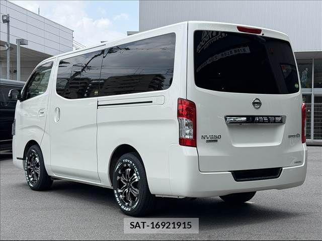 Nissan NV350 Caravan 2019-07 7878562-15
