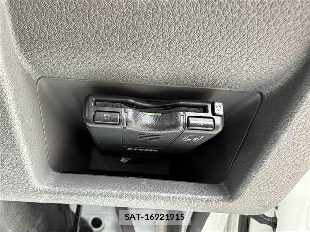 Nissan NV350 Caravan 2019-07 7878562-16