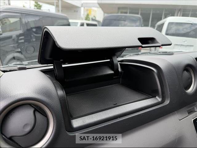Nissan NV350 Caravan 2019-07 7878562-17