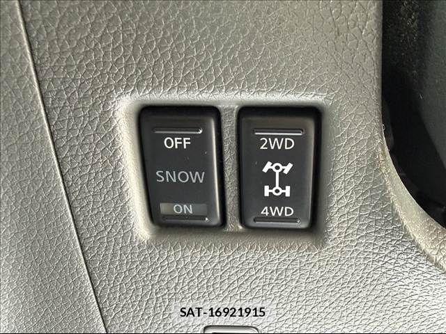 Nissan NV350 Caravan 2019-07 7878562-18