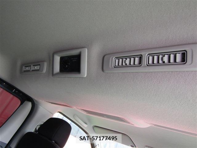 Nissan NV350 Caravan 2020-09 7878559-14
