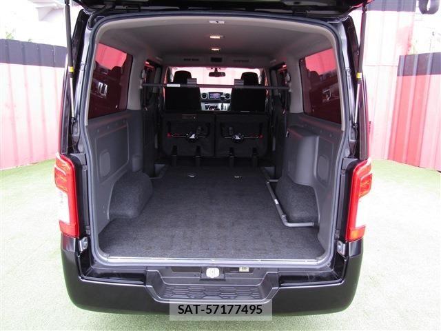 Nissan NV350 Caravan 2020-09 7878559-17