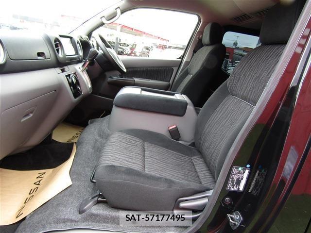 Nissan NV350 Caravan 2020-09 7878559-26