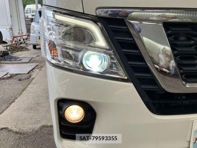 Nissan NV350 Caravan 2019-07 7963151-22