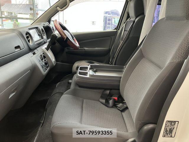 Nissan NV350 Caravan 2019-07 7963151-8